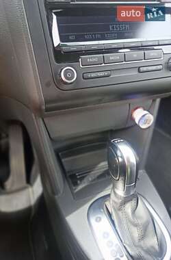 Мінівен Volkswagen Touran 2011 в Києві