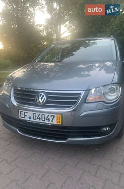 Минивэн Volkswagen Touran 2009 в Миргороде