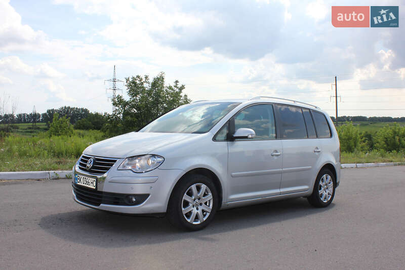 Минивэн Volkswagen Touran 2005 в Ровно