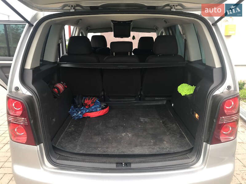 Минивэн Volkswagen Touran 2005 в Ровно