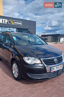 Минивэн Volkswagen Touran 2007 в Нетешине
