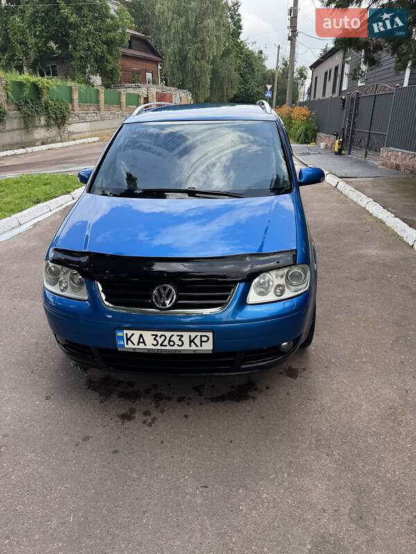 Минивэн Volkswagen Touran 2006 в Овруче