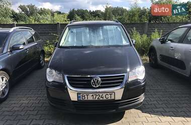 Минивэн Volkswagen Touran 2008 в Херсоне