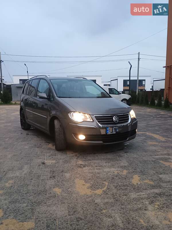 Минивэн Volkswagen Touran 2008 в 