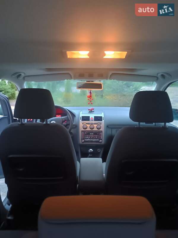Мінівен Volkswagen Touran 2008 в Рівному