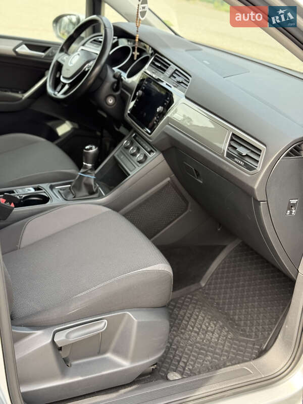 Микровэн Volkswagen Touran 2018 в Самборе фото 11 Микровэн Volkswagen Touran 2018 в Самборе