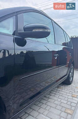 Мінівен Volkswagen Touran 2010 в 
