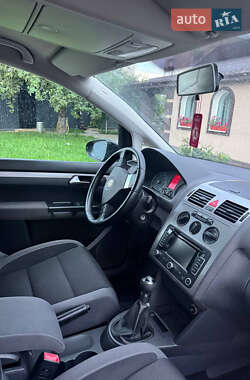 Мінівен Volkswagen Touran 2010 в 