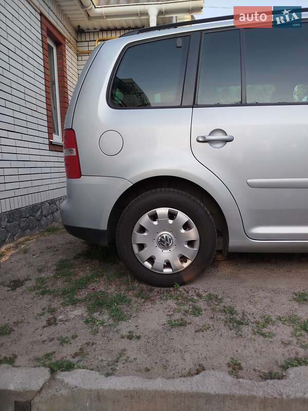 Минивэн Volkswagen Touran 2004 в Гайсине
