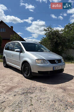 Минивэн Volkswagen Touran 2003 в 