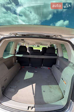 Минивэн Volkswagen Touran 2003 в 
