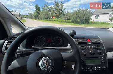 Минивэн Volkswagen Touran 2003 в 