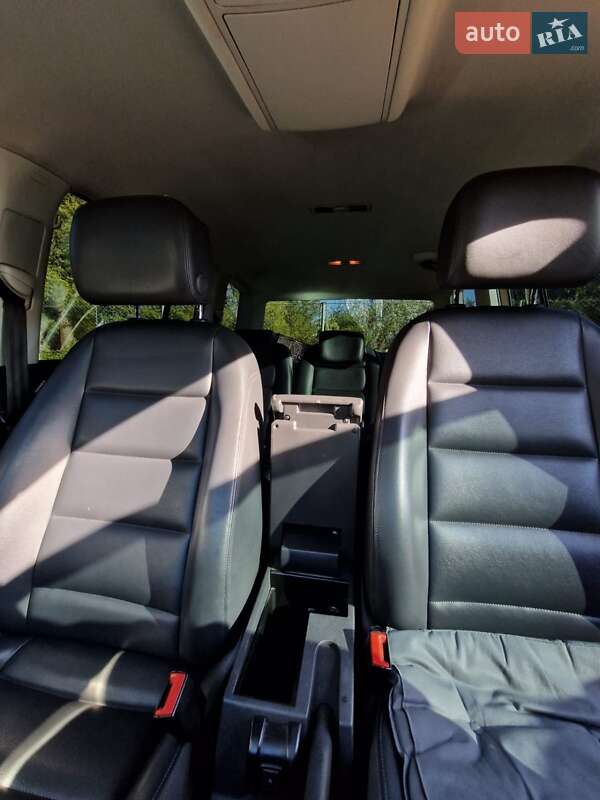 Минивэн Volkswagen Touran 2013 в Ивано-Франковске