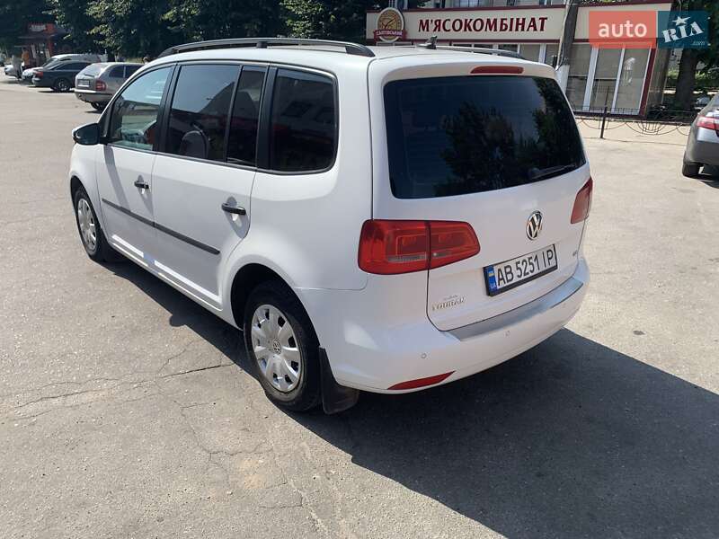 Минивэн Volkswagen Touran 2011 в Ружине