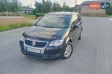 Минивэн Volkswagen Touran 2009 в Киеве