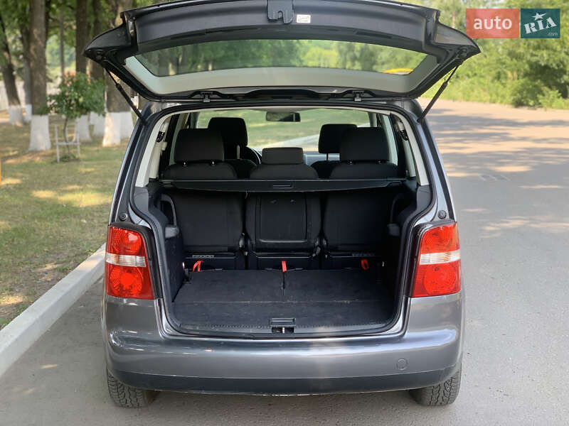 Минивэн Volkswagen Touran 2006 в Полтаве