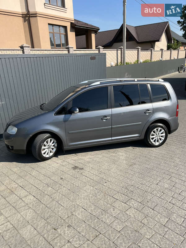 Минивэн Volkswagen Touran 2004 в Ивано-Франковске