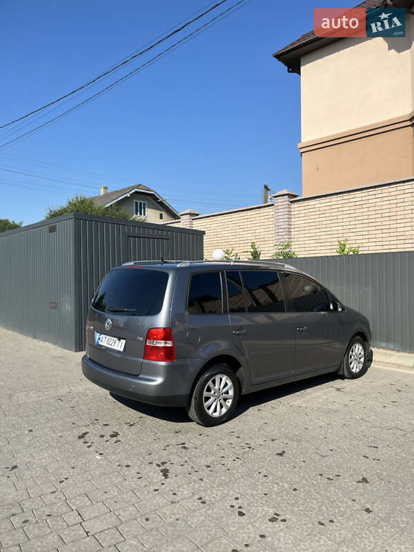 Минивэн Volkswagen Touran 2004 в Ивано-Франковске