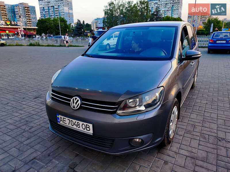 Минивэн Volkswagen Touran 2010 в Днепре