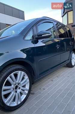 Мінівен Volkswagen Touran 2010 в 