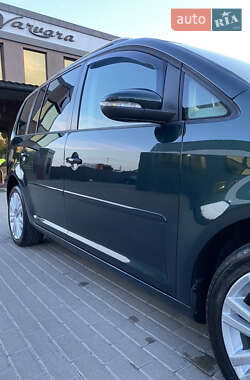 Мінівен Volkswagen Touran 2010 в 