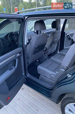 Мінівен Volkswagen Touran 2010 в 