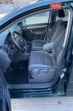 Мінівен Volkswagen Touran 2010 в 
