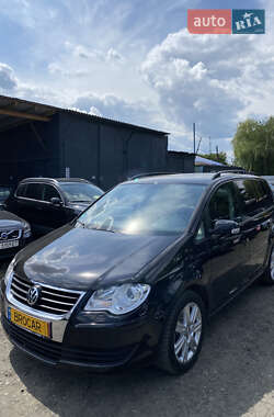 Минивэн Volkswagen Touran 2008 в Луцке