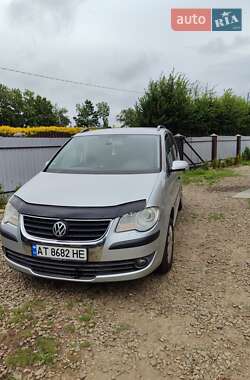 Минивэн Volkswagen Touran 2007 в Долине