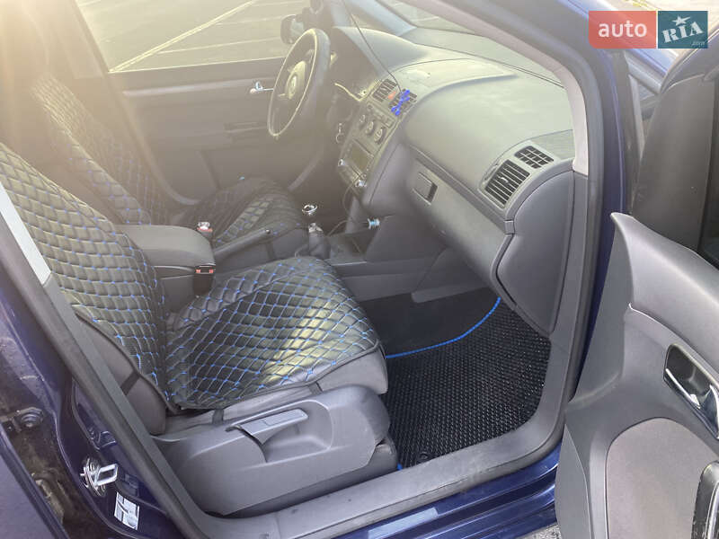 Минивэн Volkswagen Touran 2006 в Умани