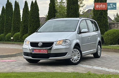 Минивэн Volkswagen Touran 2007 в Сарнах