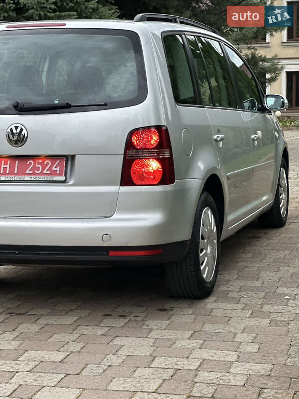 Минивэн Volkswagen Touran 2007 в Сарнах