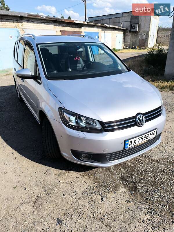 Минивэн Volkswagen Touran 2013 в Кривом Роге