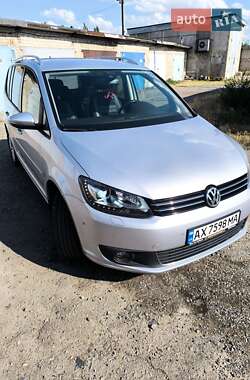Мінівен Volkswagen Touran 2013 в 