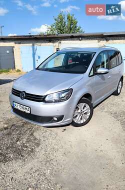 Мінівен Volkswagen Touran 2013 в 