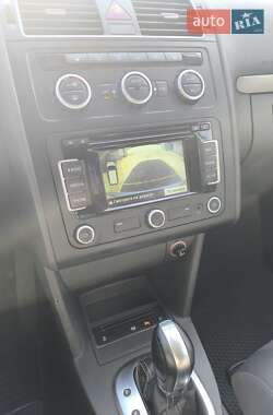 Мінівен Volkswagen Touran 2013 в 