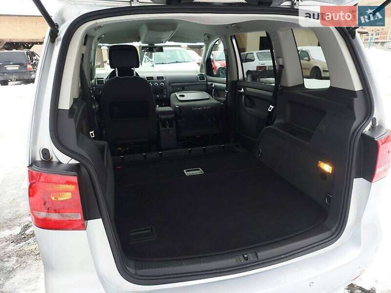 Минивэн Volkswagen Touran 2013 в Кривом Роге