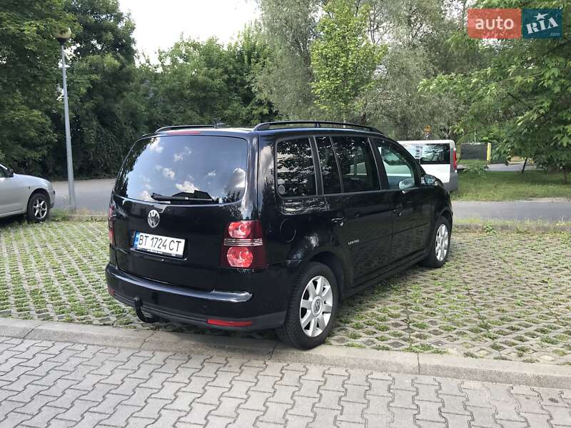Мінівен Volkswagen Touran 2008 в Херсоні