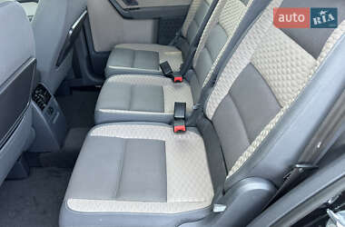 Минивэн Volkswagen Touran 2009 в 