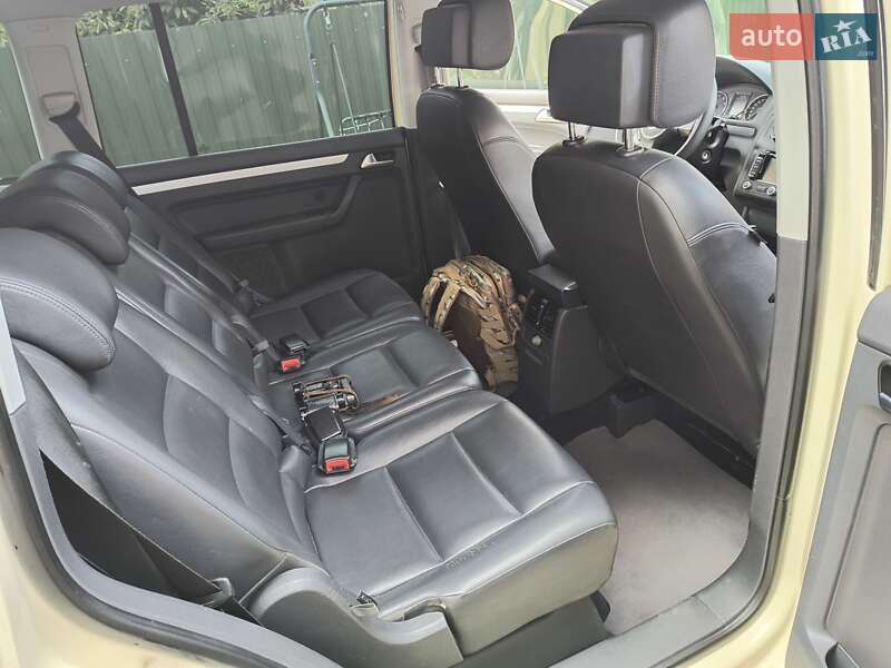 Минивэн Volkswagen Touran 2013 в Ивано-Франковске