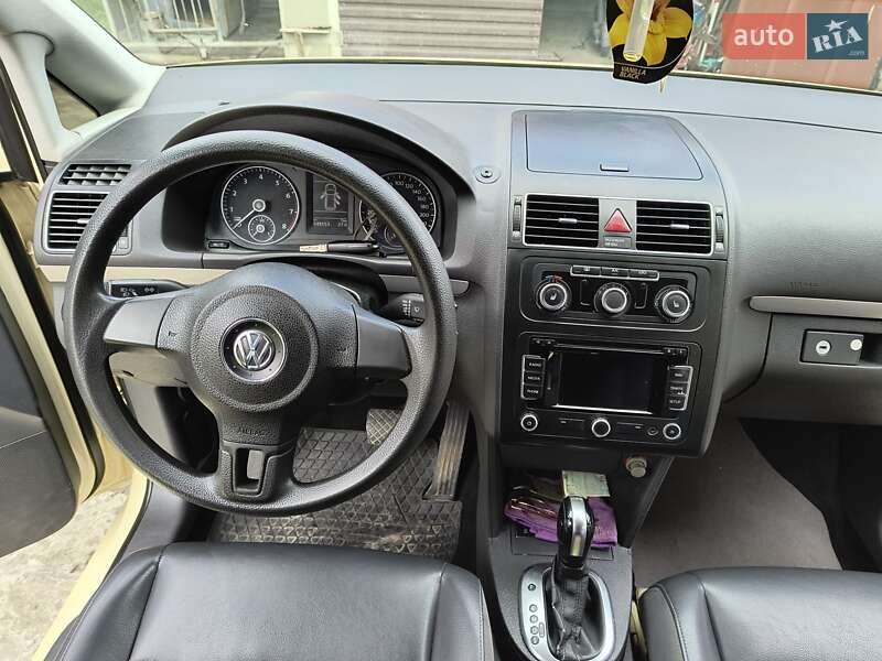 Минивэн Volkswagen Touran 2013 в Ивано-Франковске