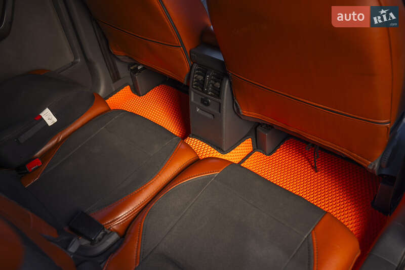 Мінівен Volkswagen Touran 2014 в Золочеві