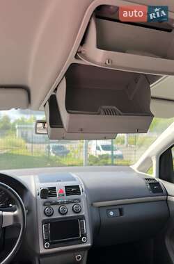 Мінівен Volkswagen Touran 2008 в 