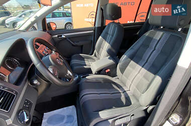 Мінівен Volkswagen Touran 2012 в 