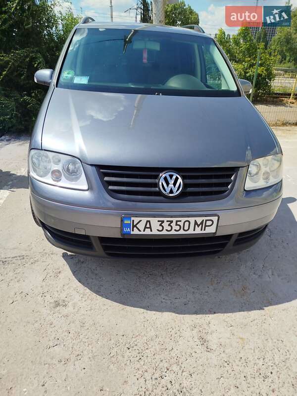 Минивэн Volkswagen Touran 2004 в Киеве