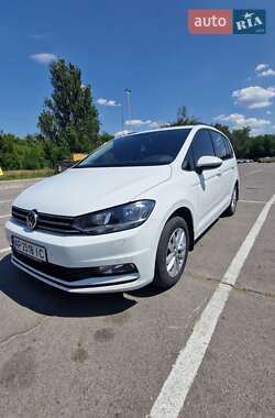 Микровэн Volkswagen Touran 2016 в Запорожье