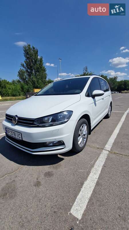 Микровэн Volkswagen Touran 2016 в Запорожье