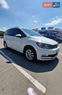 Микровэн Volkswagen Touran 2016 в Запорожье