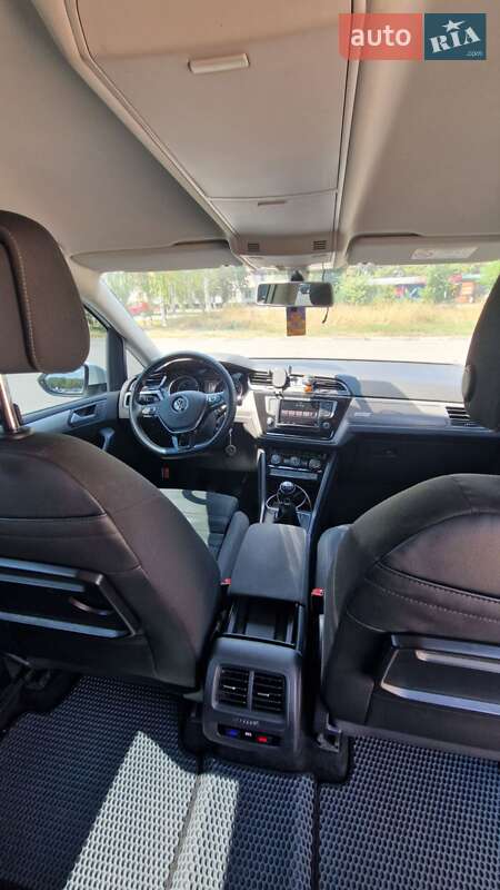 Микровэн Volkswagen Touran 2016 в Запорожье