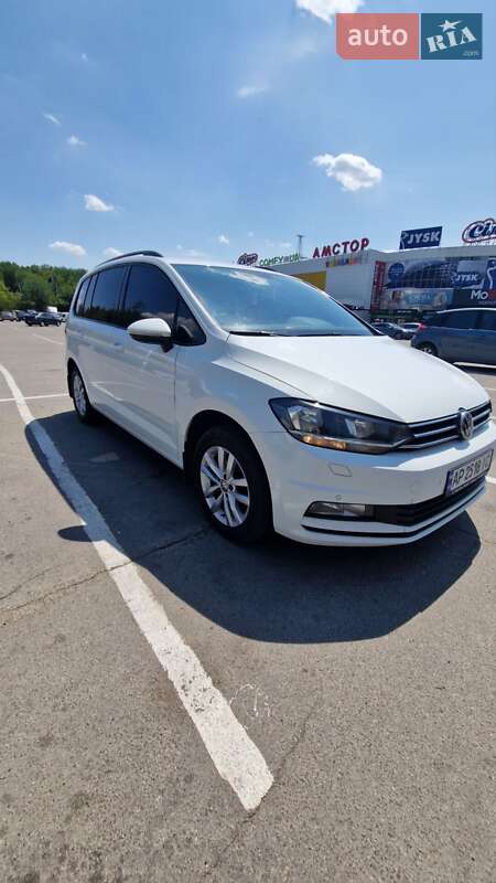 Микровэн Volkswagen Touran 2016 в Запорожье
